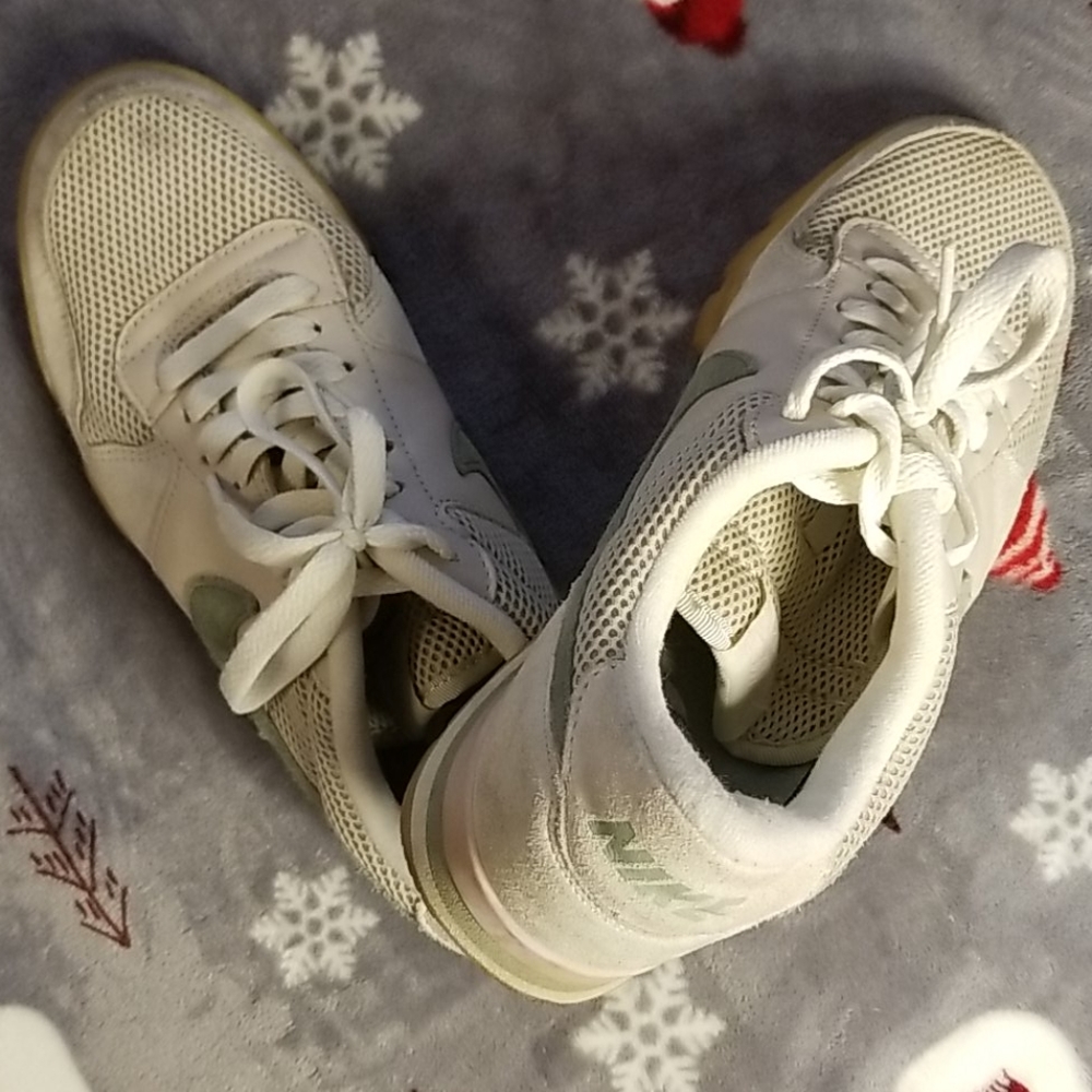 Nike Tennis Shoes